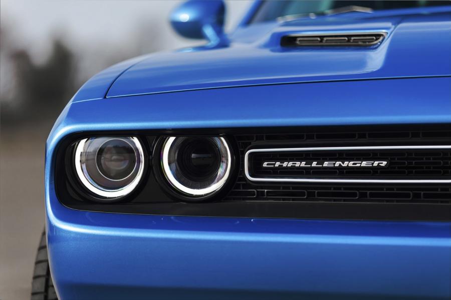  Dodge Challenger SXT 2015 года  (фото 12 из 59)